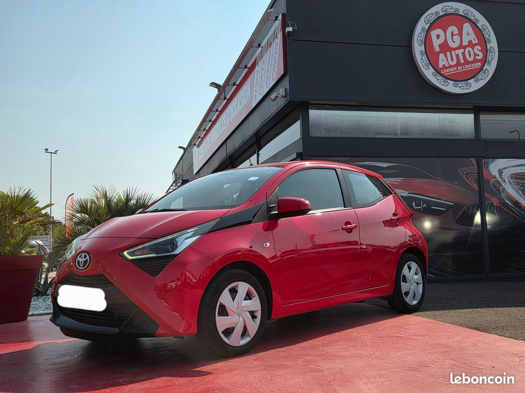 Toyota Aygo 1.0 L VVT-I 72 CH "X-Play" 5 Portes / 1ère Main (image 1)