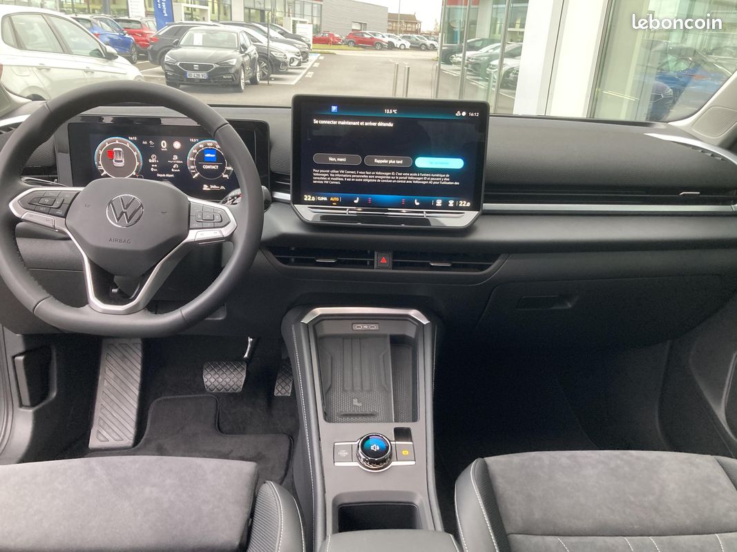 VOLKSWAGEN T-Roc 1.5 eTSI EVO2 Hybrid 150 ch DSG7 Style (image 13)