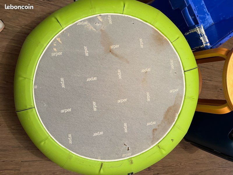 Vends pouf rigide arper (image 2)