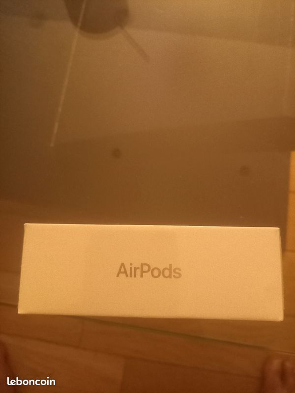 Airpods (image 3)