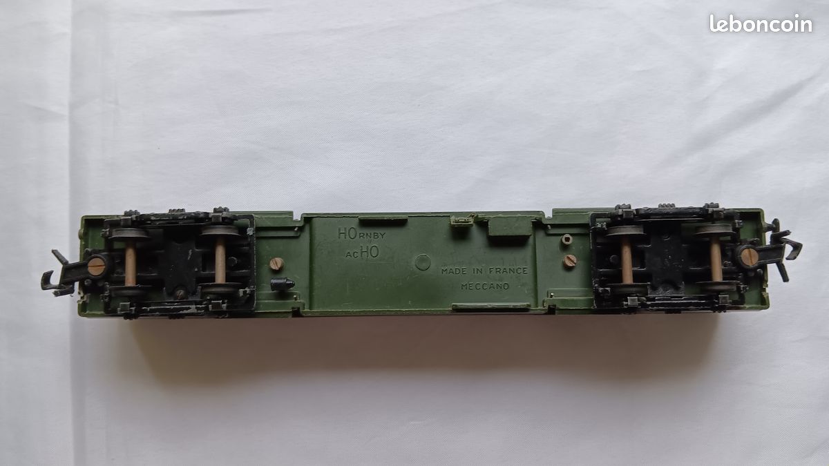 Lot De 2 Wagons Hornby Verts 1re Et 2de Classe SNCF – échelle Adaptée