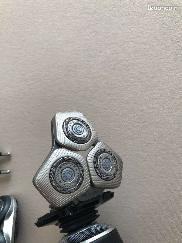 Rasoir PHILIPS S9000 Prestige + 1 tête de rechange en plus ,comme neuf (image 12)