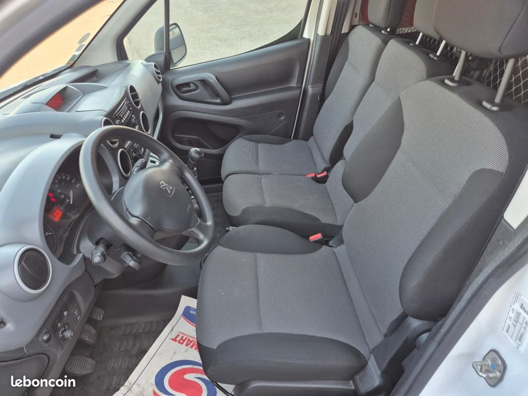 Peugeot Partner FOURGON STANDARD 1.6 BLUEHDI 100 S&S BVM5 PREMIUM (image 11)