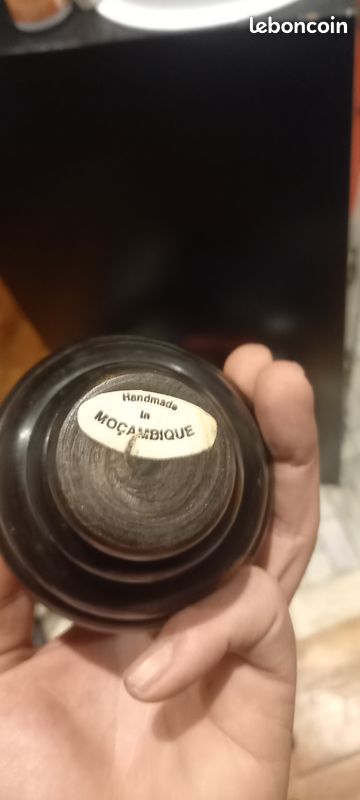 Récipient vase africain en bois d'ébène (image 3)