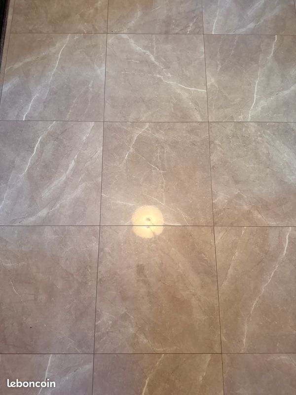 CARRELAGE 11m2 (image 2)