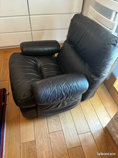 Fauteuil et pouf (image 2)