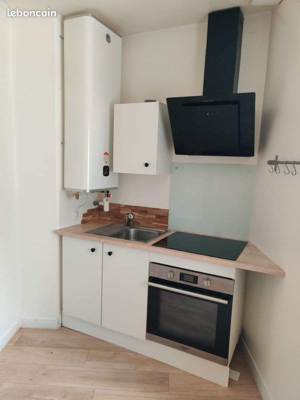 Appartement 1 pièce 18 m² · à Beaugency · 17,6 m² · 330 €