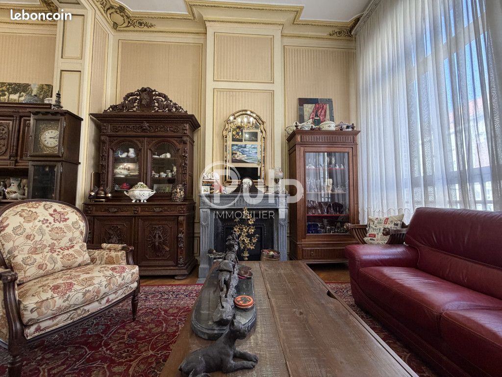 Maison 9 pièces 265 m² · à Hénin-Beaumont · 265 m² · 262 500 €