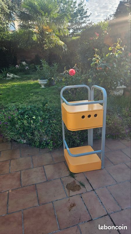 Petit meuble sympa et dynamique (image 1)