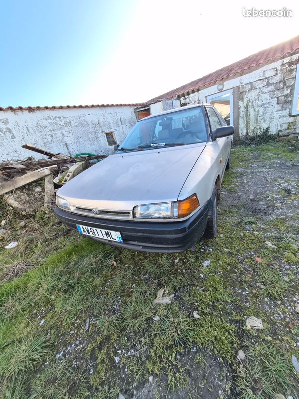 Mazda 323 (image 1)