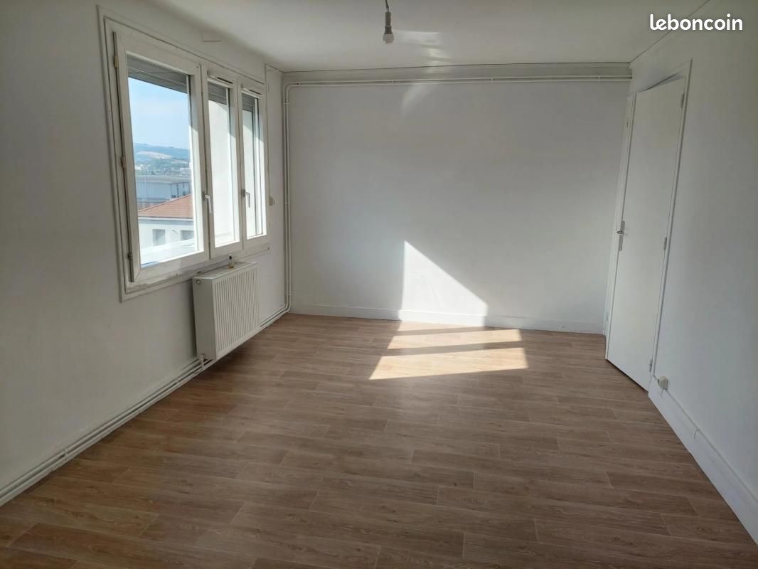Appartement 3 pièces 56 m² · à Saint-Étienne · 56 m² · 352 €