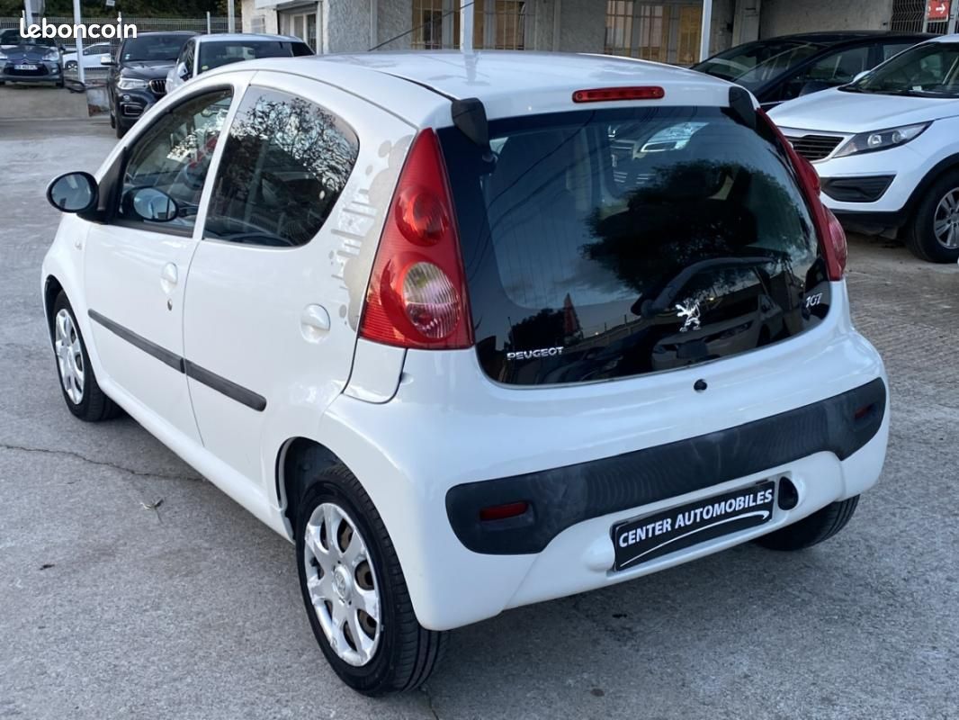 Peugeot 107 1.0e 12V BLUE LION Trendy {1er Main 87 000 KM} - Voitures