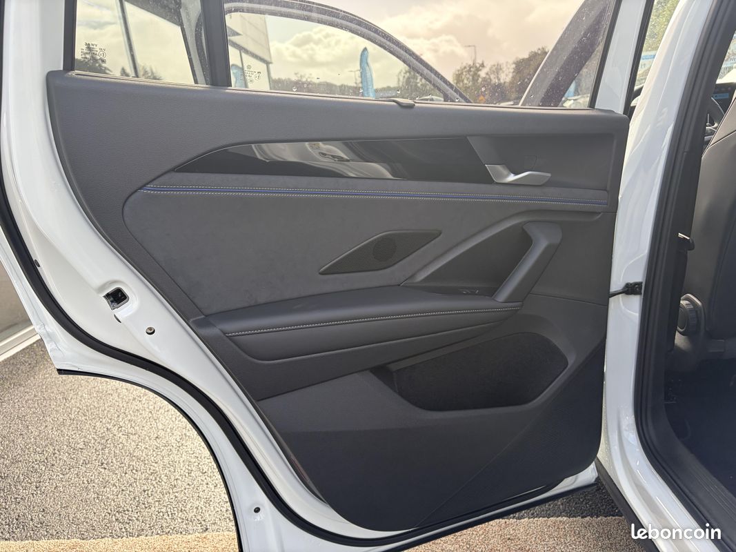 VOLKSWAGEN Tayron 1.5 eTSI 150ch DSG7 7 places R-Line (image 41)