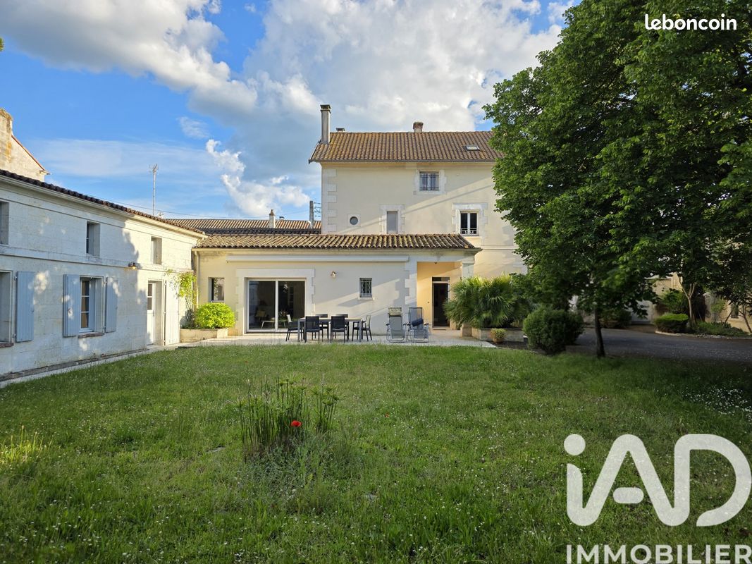 Maison 12 pièces 380 m² (image 1)