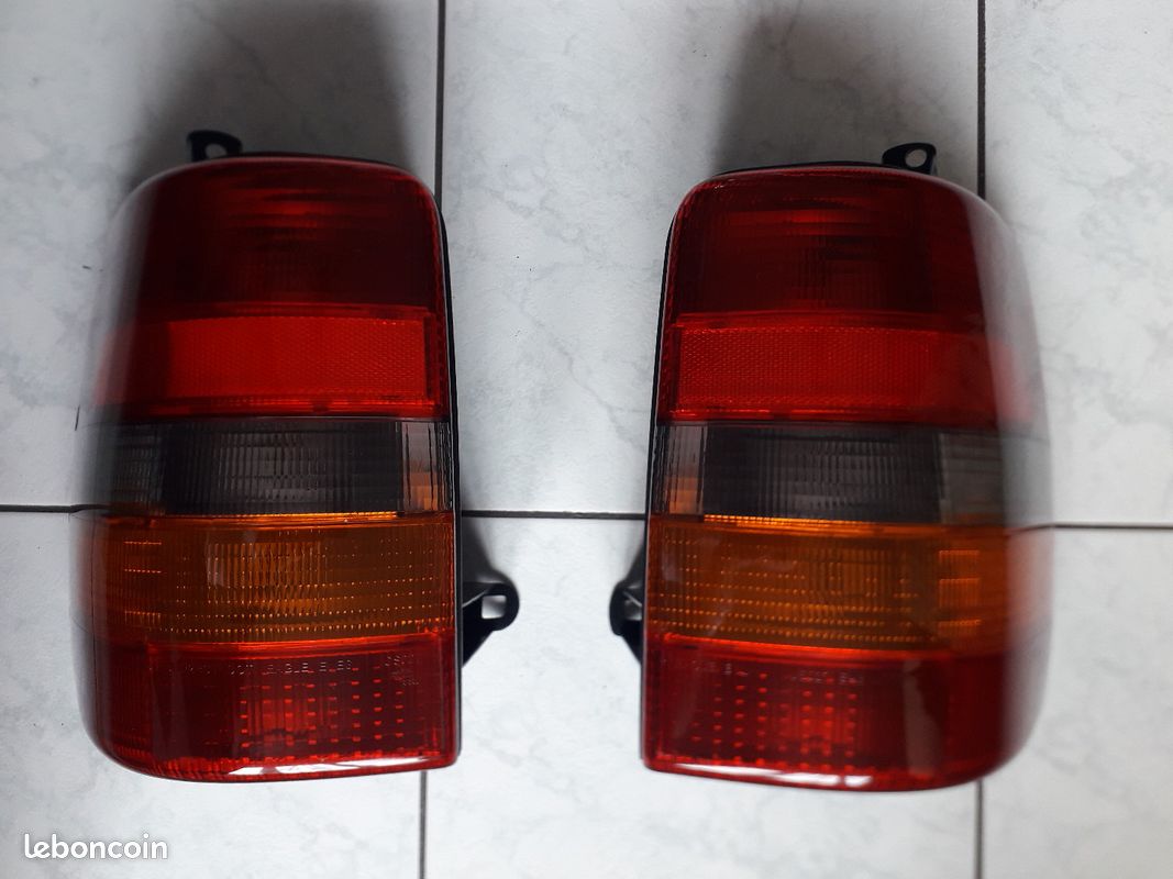 Feu Arrière Droit Neuf Pour Jeep Grand Cherokee 1998-2005 - Marque TYC, Halogène, Référence Multiple