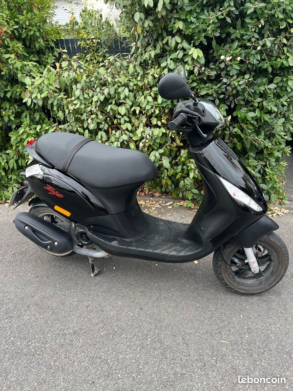 Scooter Piaggio zip 4T (image 2)