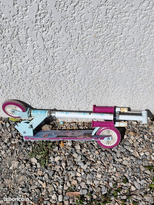 Trotinette pliante reine des neiges (image 2)