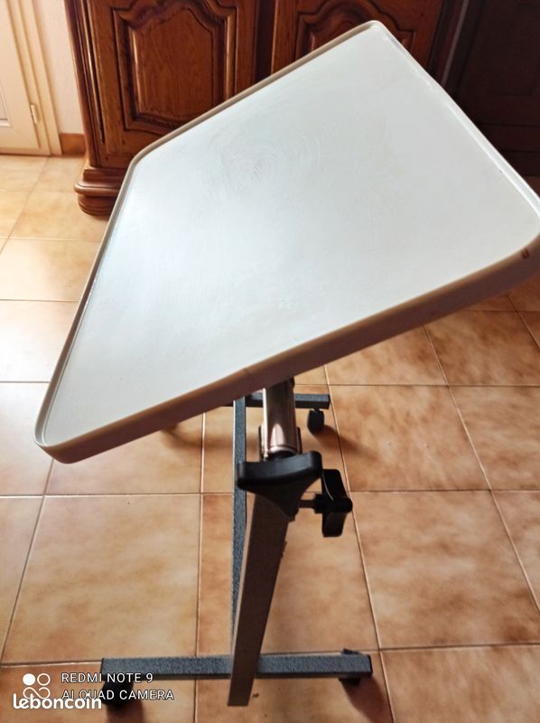 Table medicale ou d appoint - Matériel médical