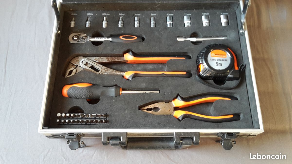 Set de 12 tournevis de précision avec manche universel PG-Tools - P