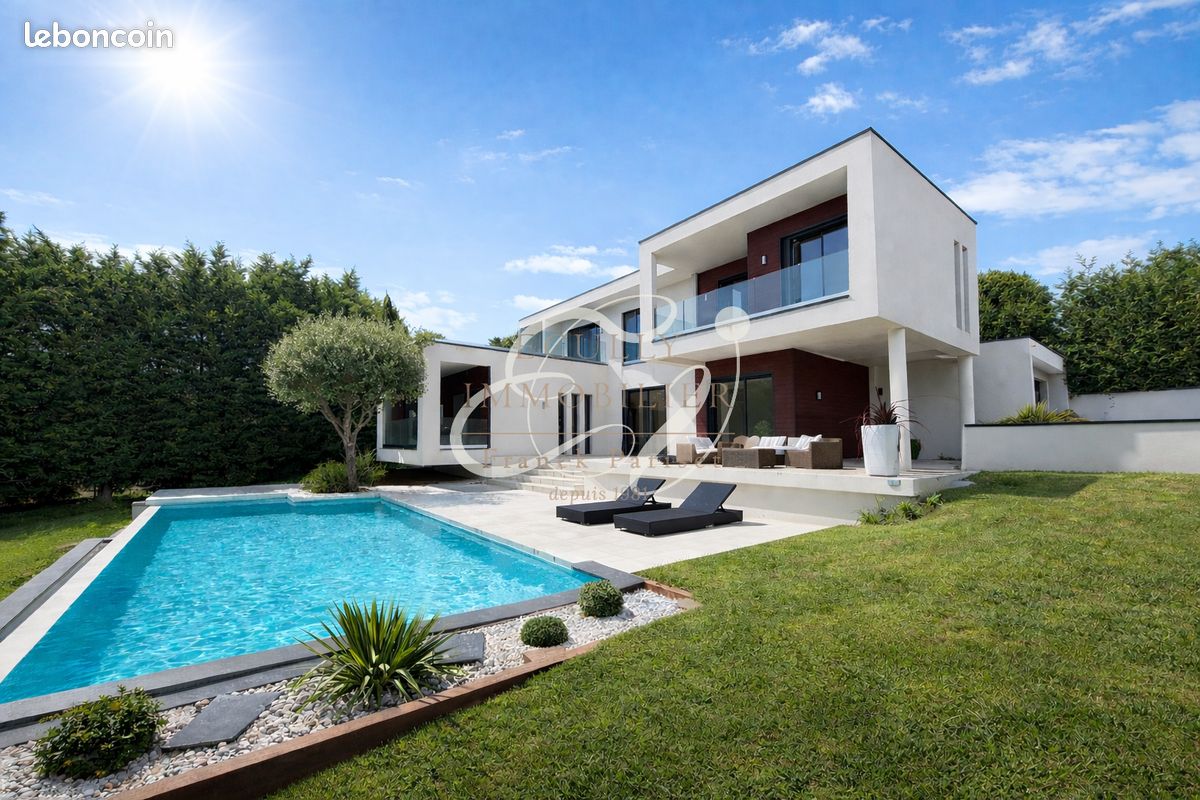 Maison 6 pièces 192 m² · à Écully · 192 m² · 1 379 000 €