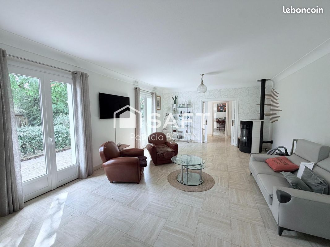 Maison 7 pièces 201 m² · à Vouillé · 201 m² · 390 000 €