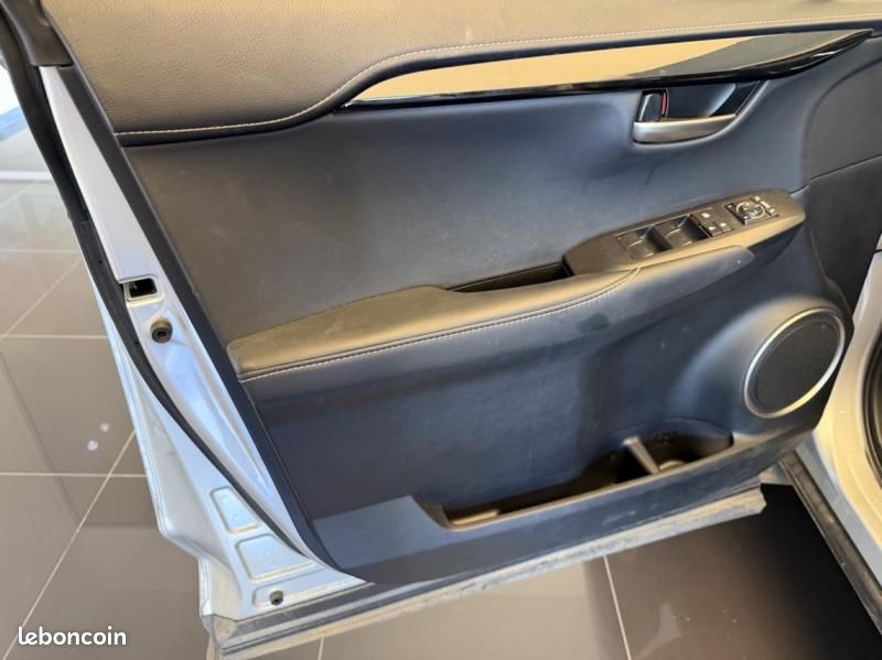 Lexus NX 300h 2WD Business (image 16)