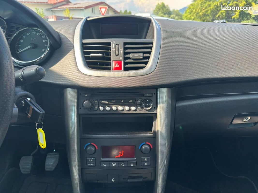PEUGEOT 207 1.6 VTi 16V 120ch Premium (image 19)