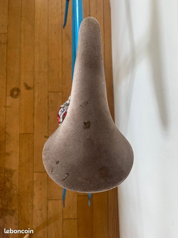 Selle NEWTON route vintage avec rivets marron – Le Cycle Fringant