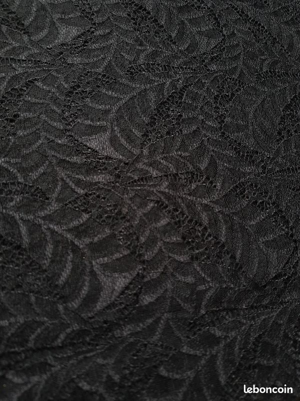 Dentelle noire 140 x 300 (image 2)