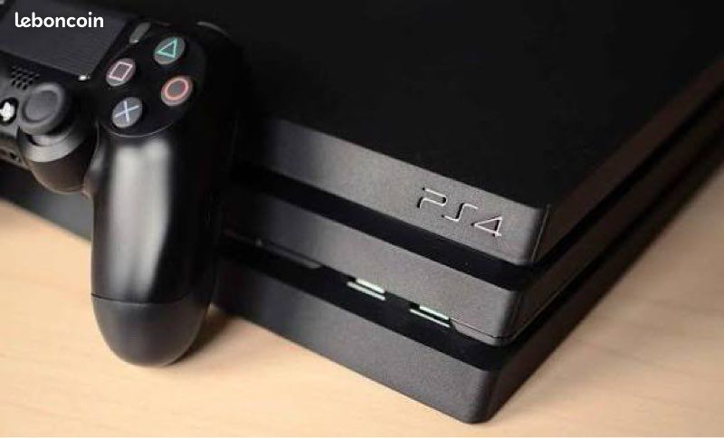 Play 4 + manette + 5 jeux (image 2)