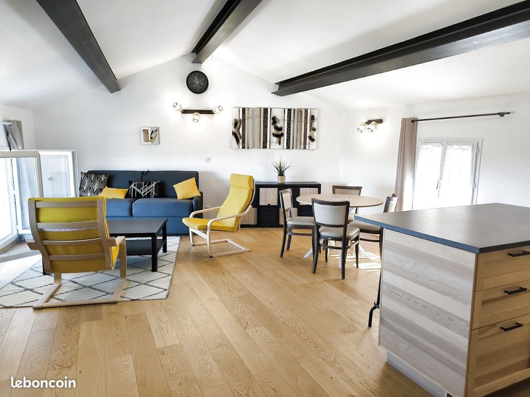 Immeuble 6 pièces 250 m² · à Bonnieux · 250 m² · 698 500 €