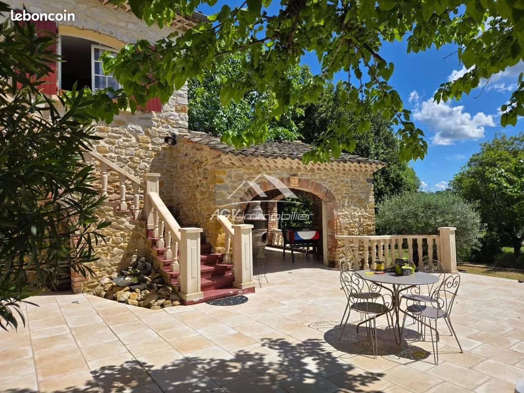 Maison 6 pièces 158 m² · à Saint-Privat-des-Vieux · 158 m² · 495 000 €