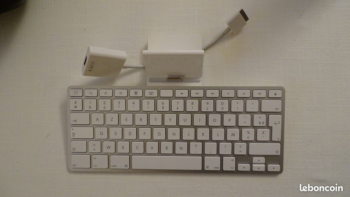 Apple Clavier station d'accueil pour Ipad A1359 et adaptateur Ipad HDMI (image 1)