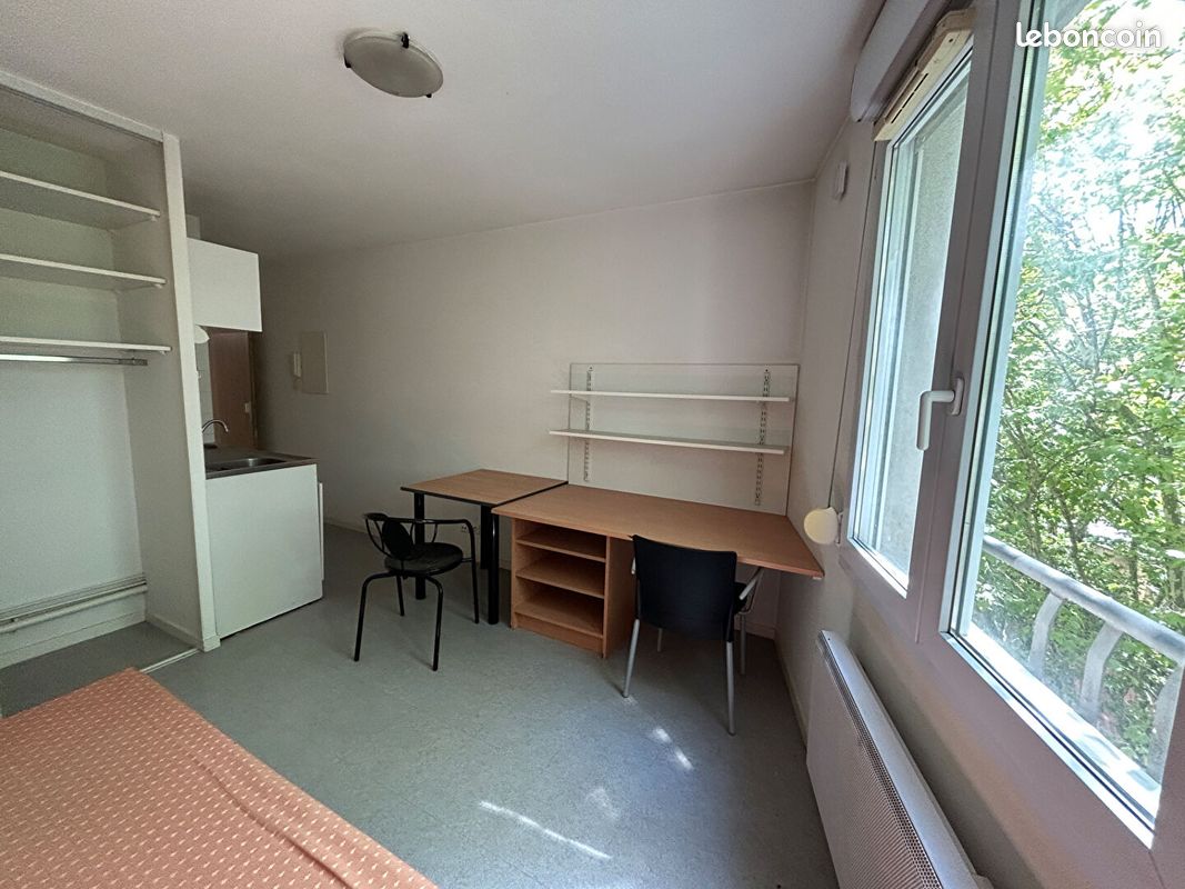 Appartement 1 pièce 18 m² · à Saint-Étienne · 18 m² · 370 €
