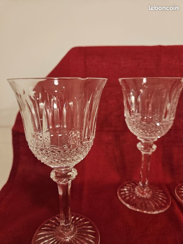 Lot de 4 verres à vin Tommy Saint Louid ébréchés (image 5)