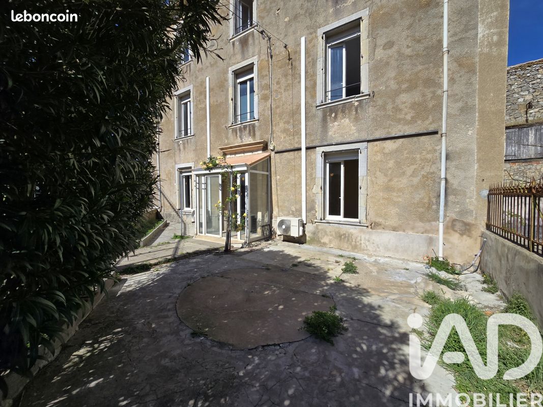 Maison 5 pièces 134 m² · à Saint-Jean-de-Barrou · 134 m² · 130 000 €