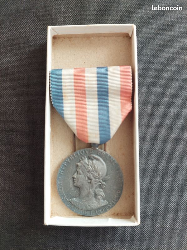 Médaille d'Argent du Ministère de l'Intérieur Honneur Travail Dévouement - Collection Médaille d'Argent du Ministère de l'Intérieur Honneur Travail Dévouement - Collection