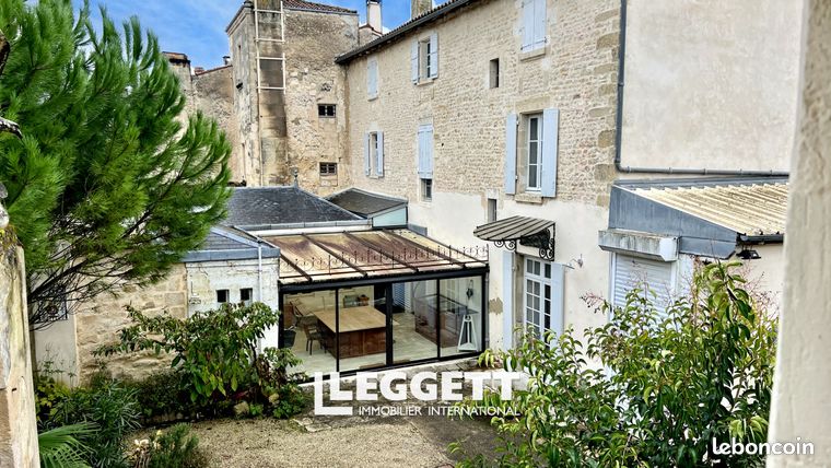 Maison 18 pièces 293 m²