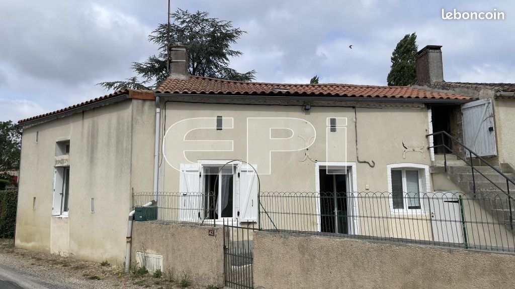 Maison 4 pièces 70 m² · à Luché-Thouarsais · 70 m² · 80 000 €
