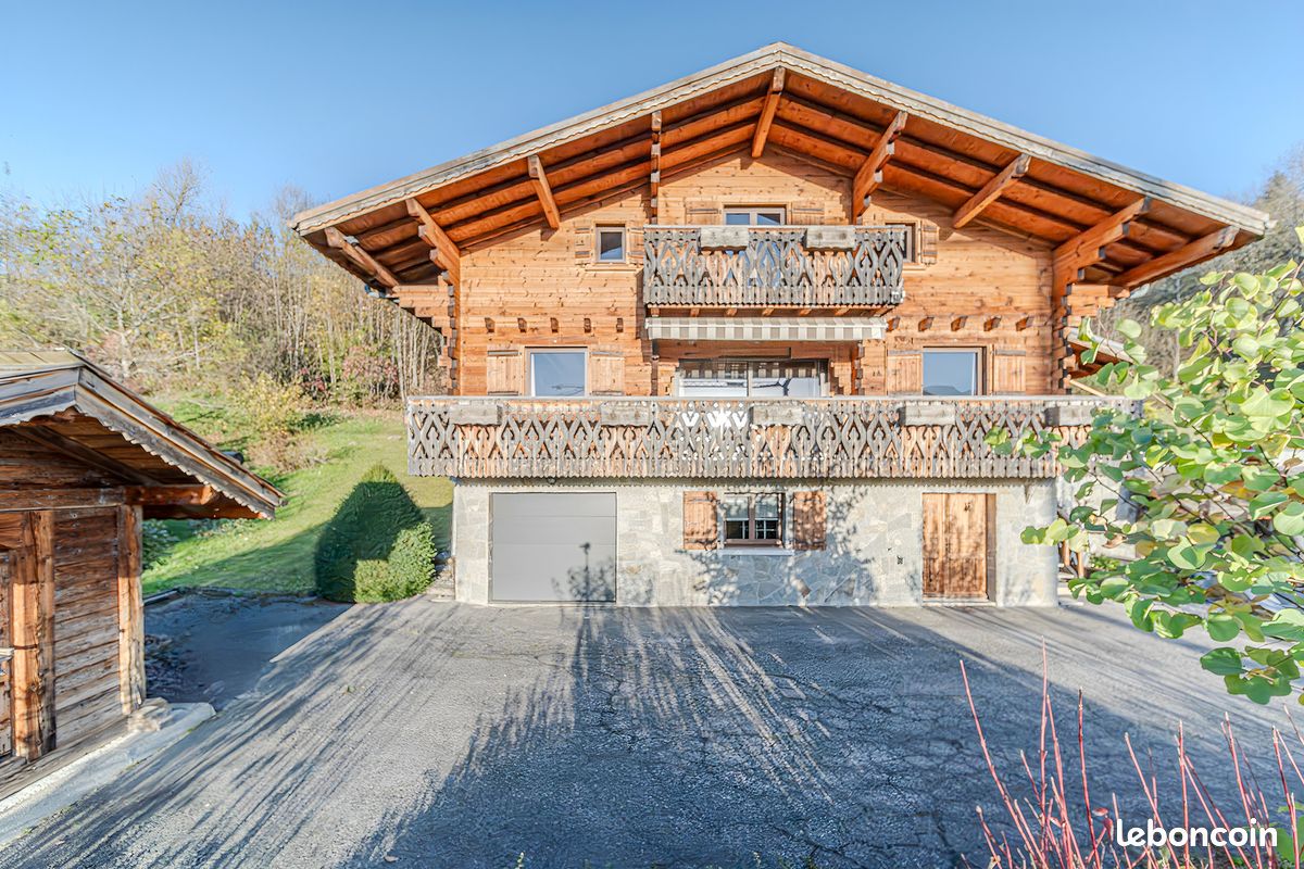 Maison 5 pièces 200 m² · à Arâches-la-Frasse · 200 m² · 1 050 000 €