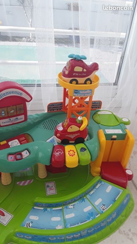 Garage Multi-atelier VTech – TutTut Bolides – Pistes, Lumières, Voix – Avec Grue Capicua – Dès 3 Ans