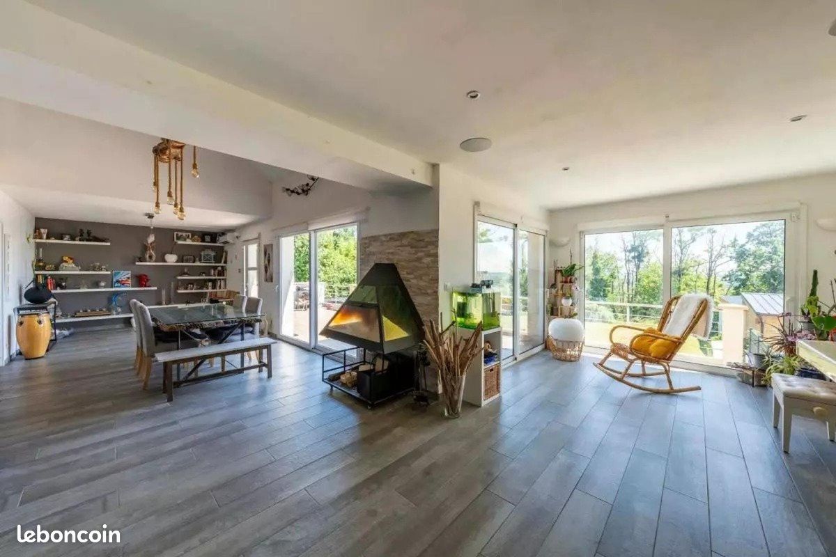 Maison 7 pièces 239 m² · à Linas · 239 m² · 725 000 €