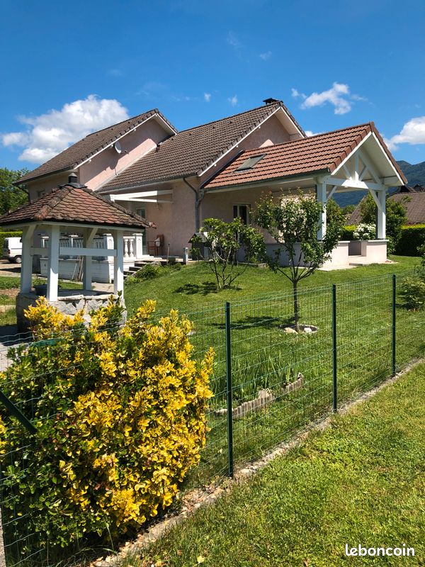 Maison 4 pièces 150 m² · à Entre-Deux-Guiers · 150 m² · 450 000 €