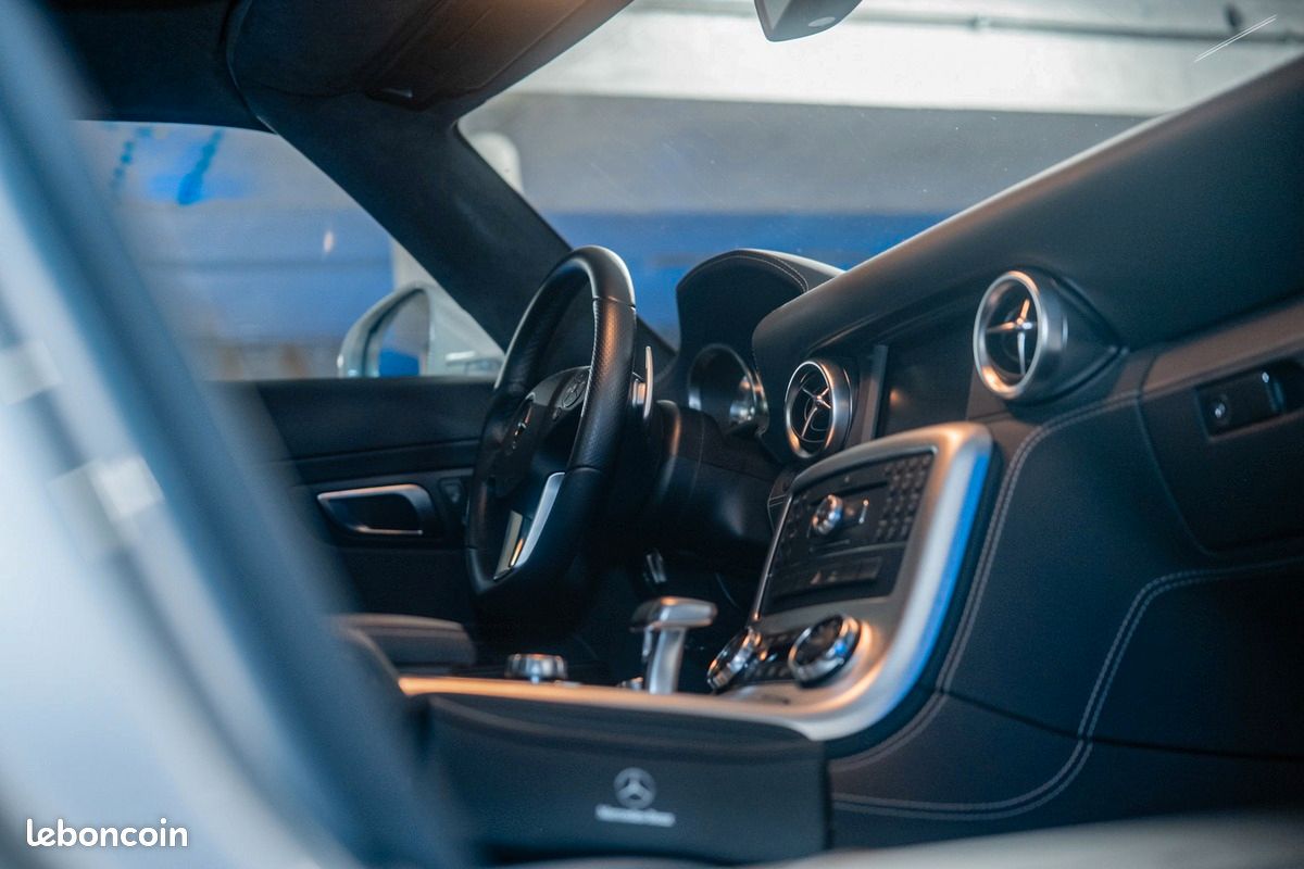 Mercedes-Benz SLS AMG 571ch (image 15)