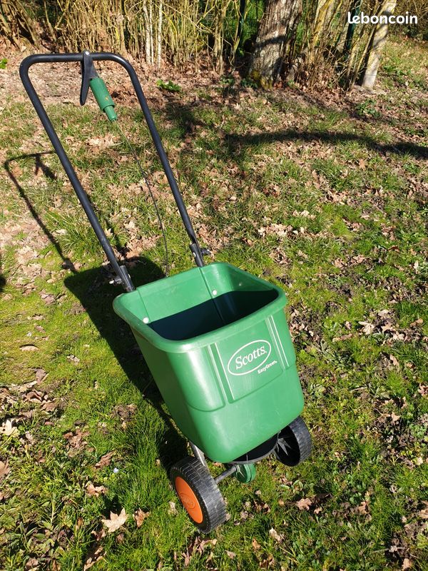 Épandeur Rotatif Scotts Easy Green - Pour Gazon Et Graines - Largeur 122cm - Cadre Acier