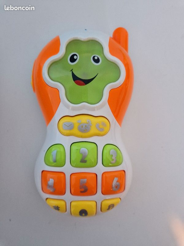 Téléphone interactif bébé (image 1)