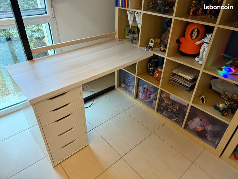 Bureau IKEA avec caisson tiroir et support d’accrochage (image 1)