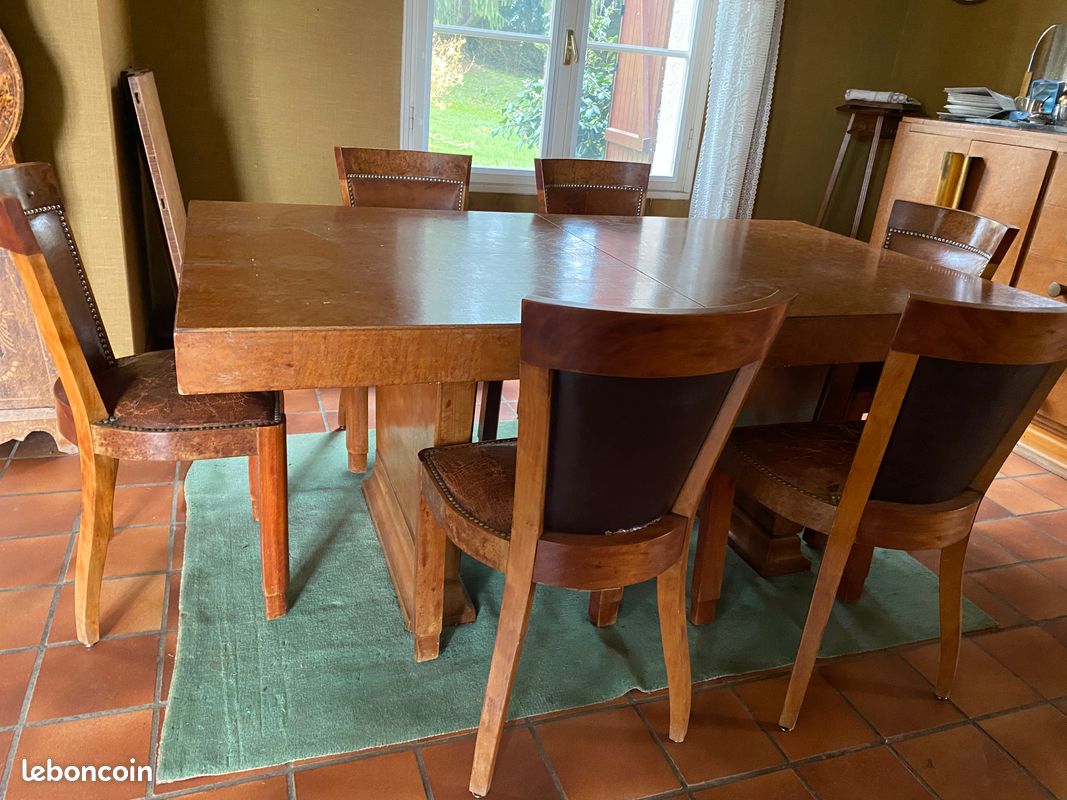Table à manger en noyer et ses 6 chaises (image 1)