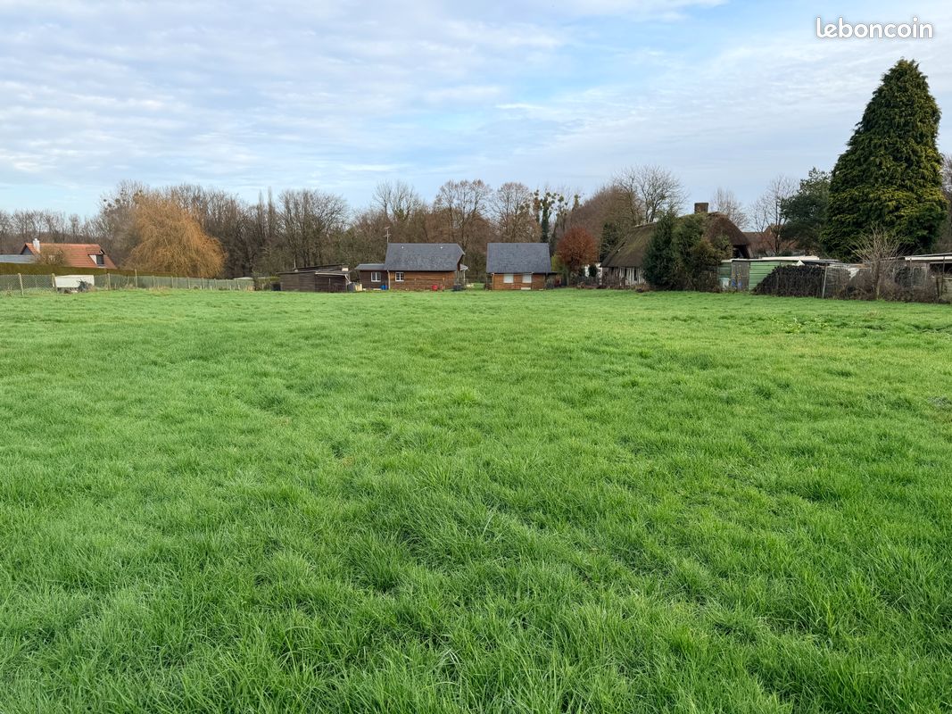 Terrain constructible de 2521 m² · à La Rue-Saint-Pierre · 114 400 €