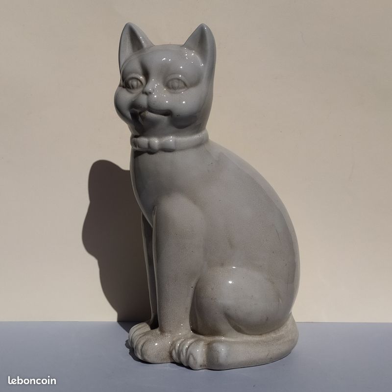 Statue de chat en céramique blanche craquelé (image 1)